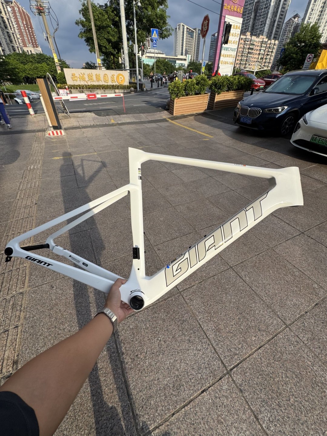 捷安特三代Propel清仓9720元,抄底值不值?先确认这三件事再决定