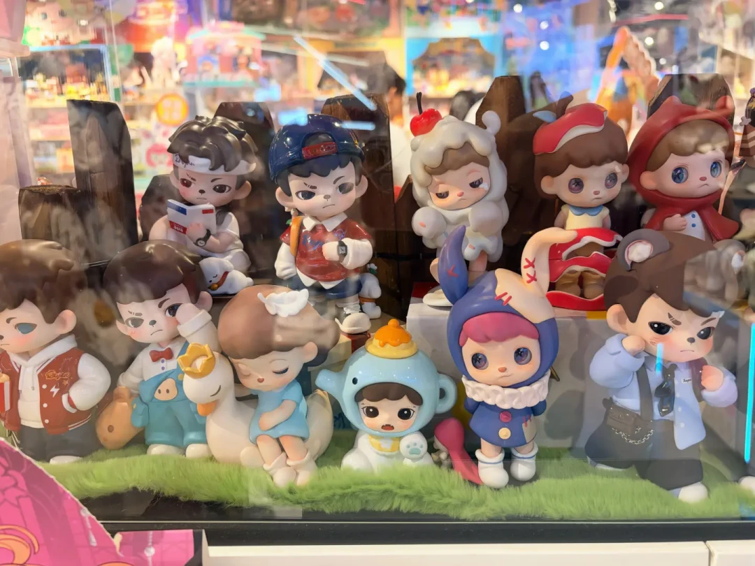 初中生偷买6个手办,5个被鉴定为淫秽物品:暗语店铺“四件套”和三档渠道清单,家长买周边前先对一遍