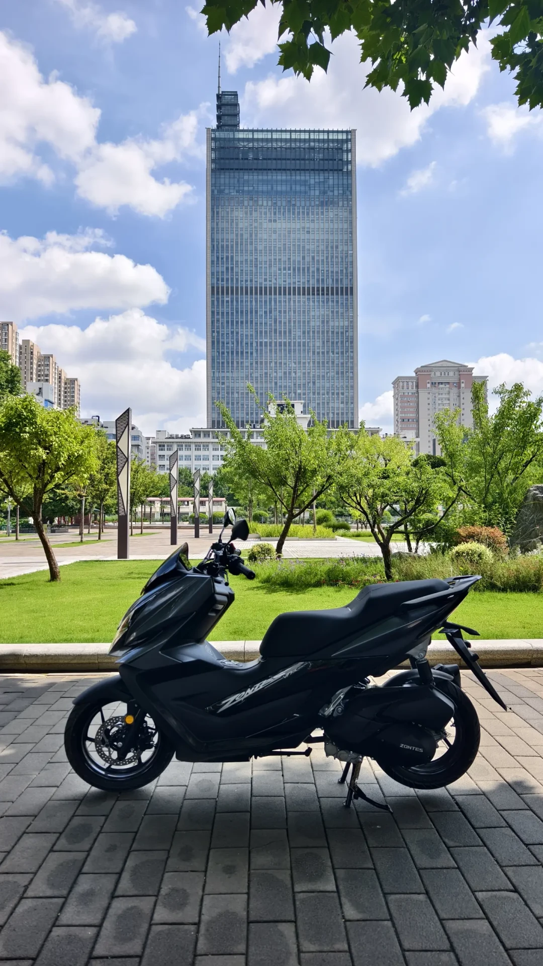 升仕175V满月用车报告:翻遍首批车主真实油耗,大家都在骂的拖拽感,已经有两个解法