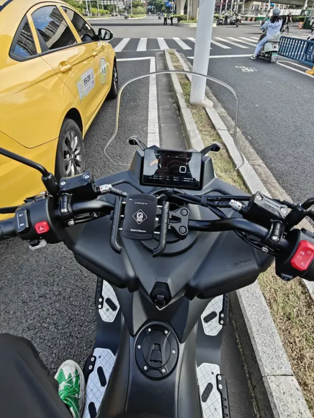 升仕175V满月用车报告:翻遍首批车主真实油耗,大家都在骂的拖拽感,已经有两个解法