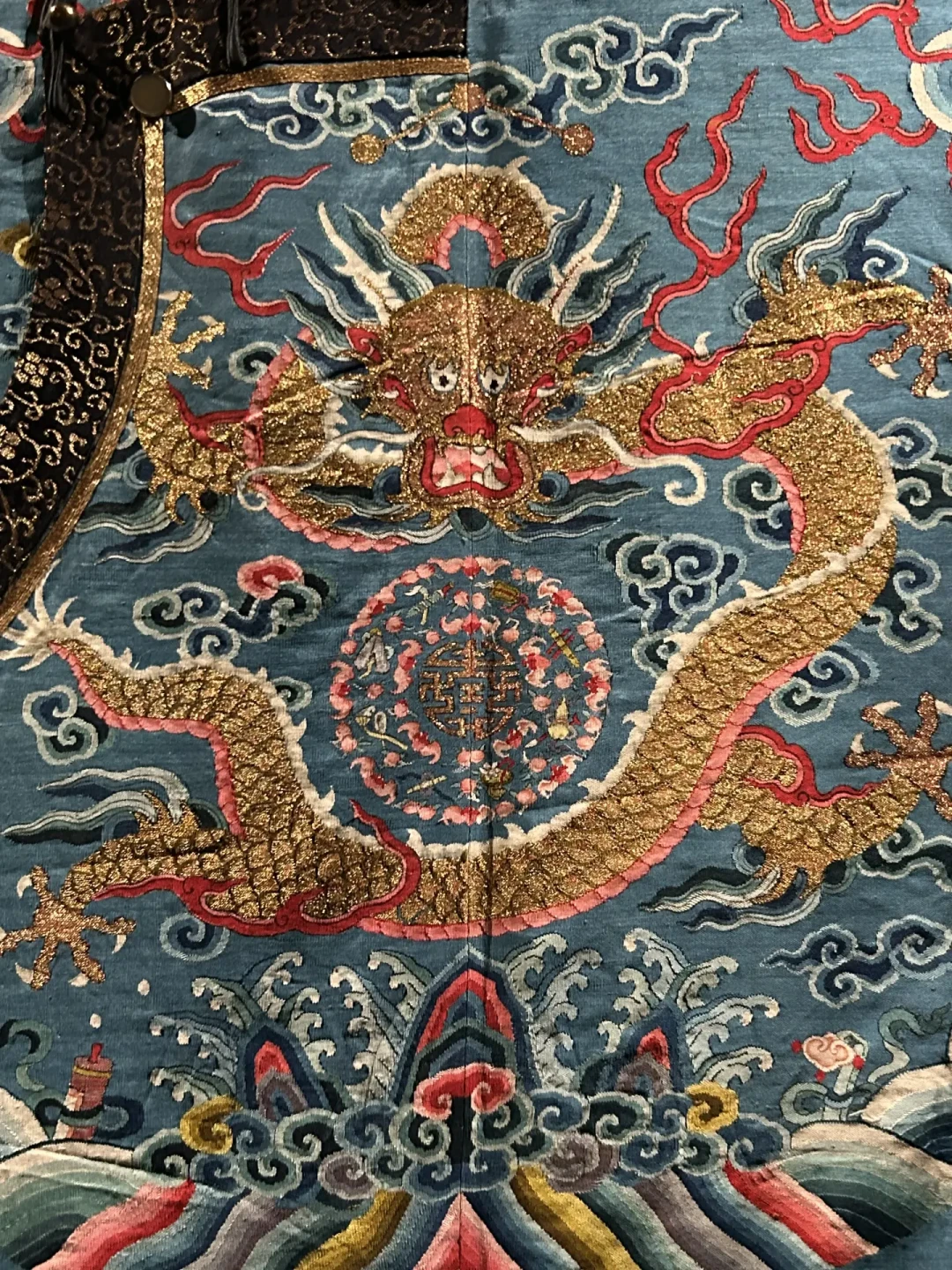 101件,九成首次离京,拍照C位却被一串手串抢了:国采展最后一个月,去之前先看这篇