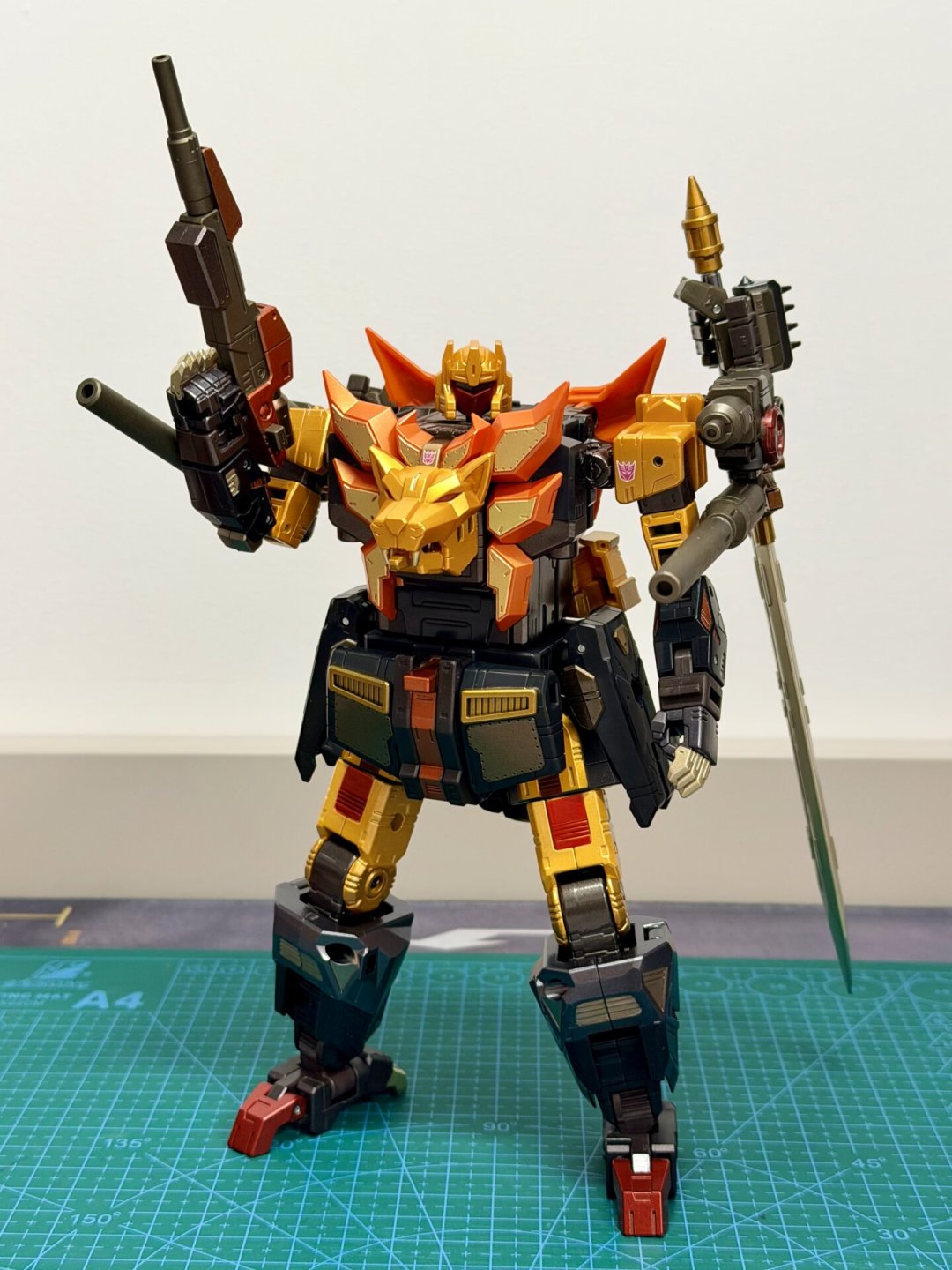 钢铁机神冲云霄,TF老玩家嫌2000贵、模玩新人嫌2000便宜:冲颜值入坑前,先看懂这两套逻辑