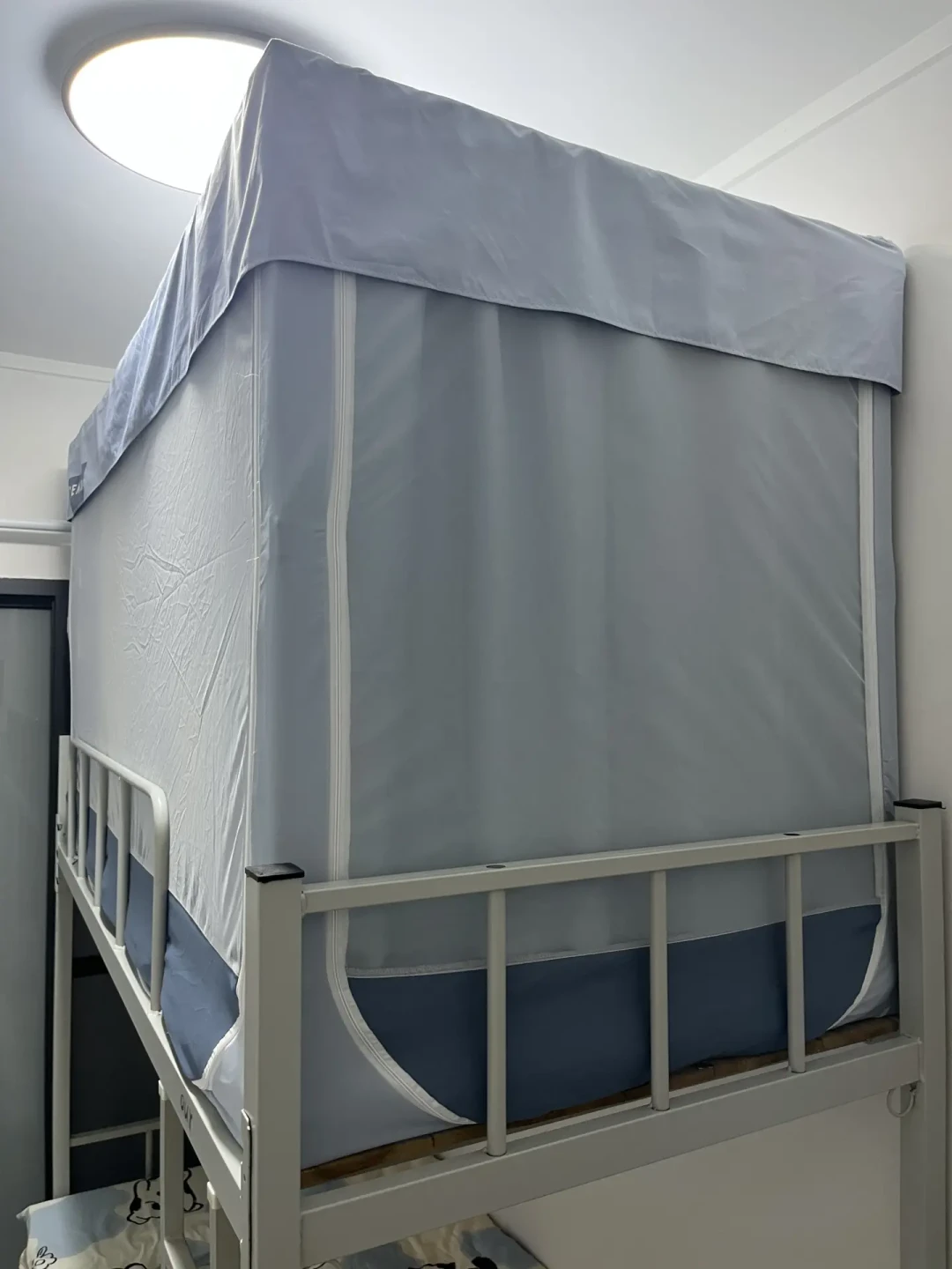 一天11条床帘避雷帖,7条卡在“到不了”:开学买床帘前,先把这4件事想清楚