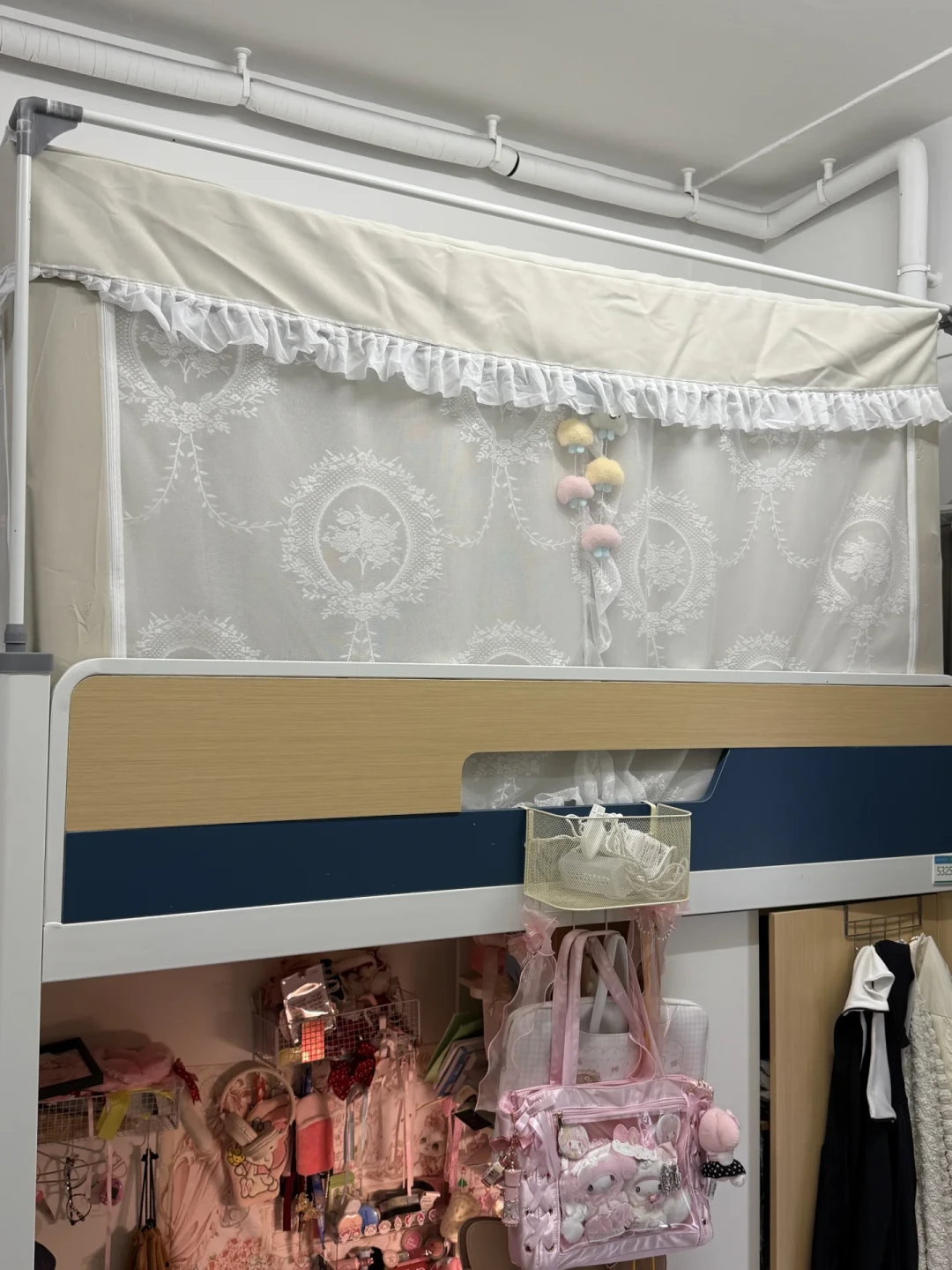 一天11条床帘避雷帖,7条卡在“到不了”:开学买床帘前,先把这4件事想清楚