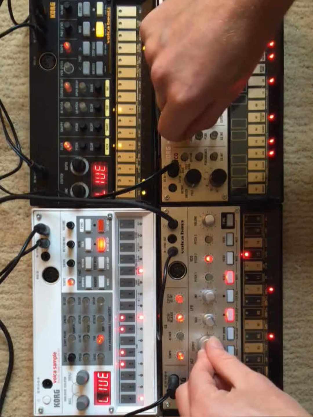 很多人的第一台硬件合成器,最后成了角落里的吃灰神器:KORG volca 系列怎么选、怎么买、怎么玩不后悔