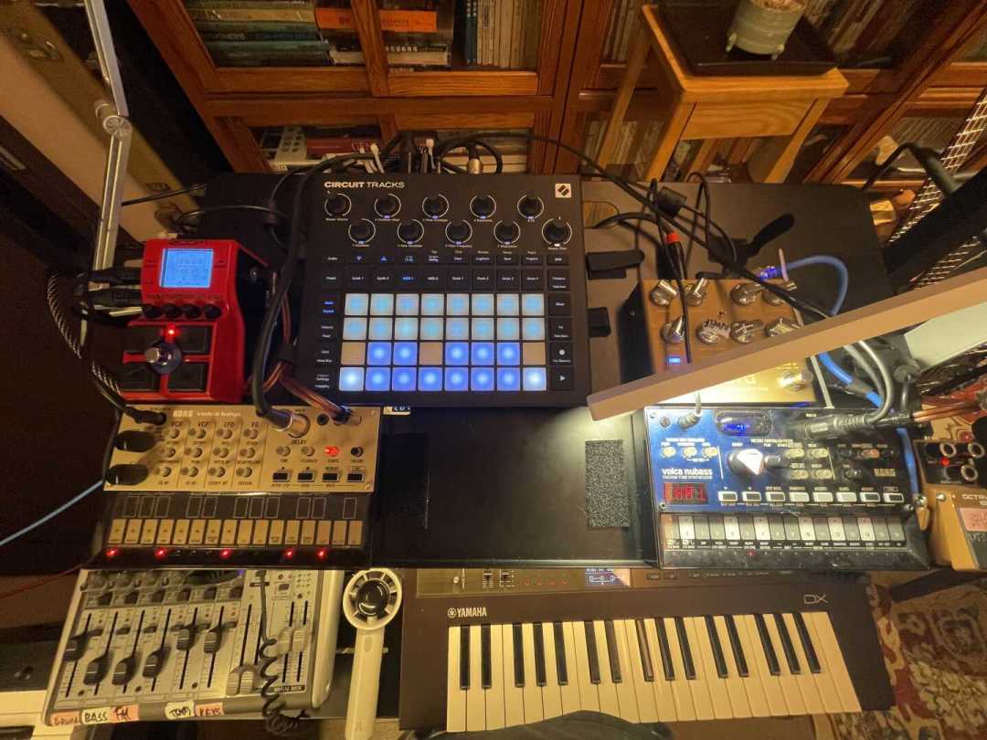 很多人的第一台硬件合成器,最后成了角落里的吃灰神器:KORG volca 系列怎么选、怎么买、怎么玩不后悔