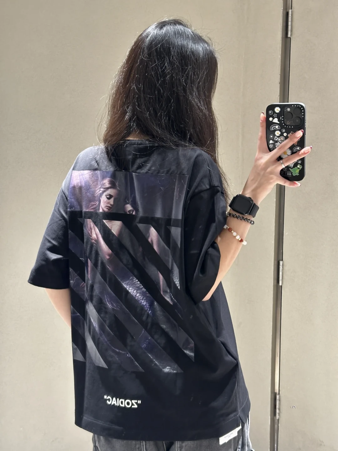 Off-White的“十二星座T恤”上架了:全集合只在香港,补货按星座拆,本命款怎么入手