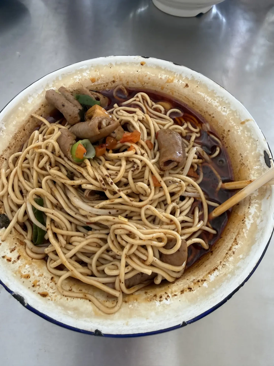 襄阳街头立起郭靖黄蓉铜像,神雕党去朝圣值不值?真遗迹、免费城墙和半日路线一次说清