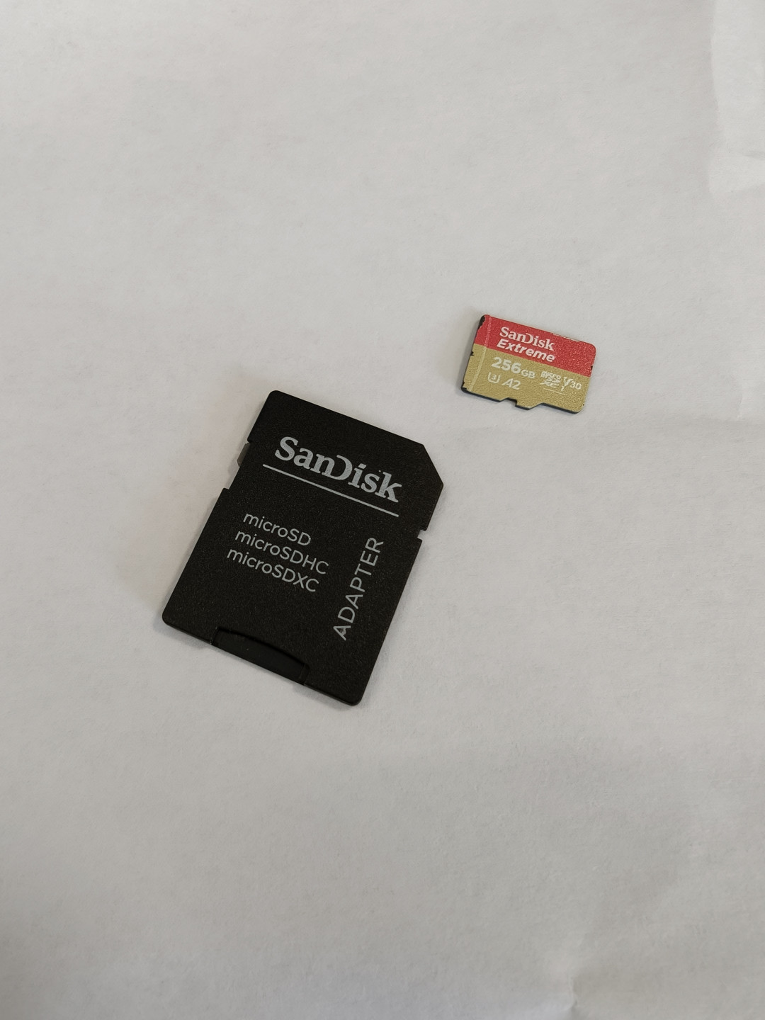 NAS是消费陷阱还是家庭刚需?这周知乎连问四次,但吵的其实不是同一件事