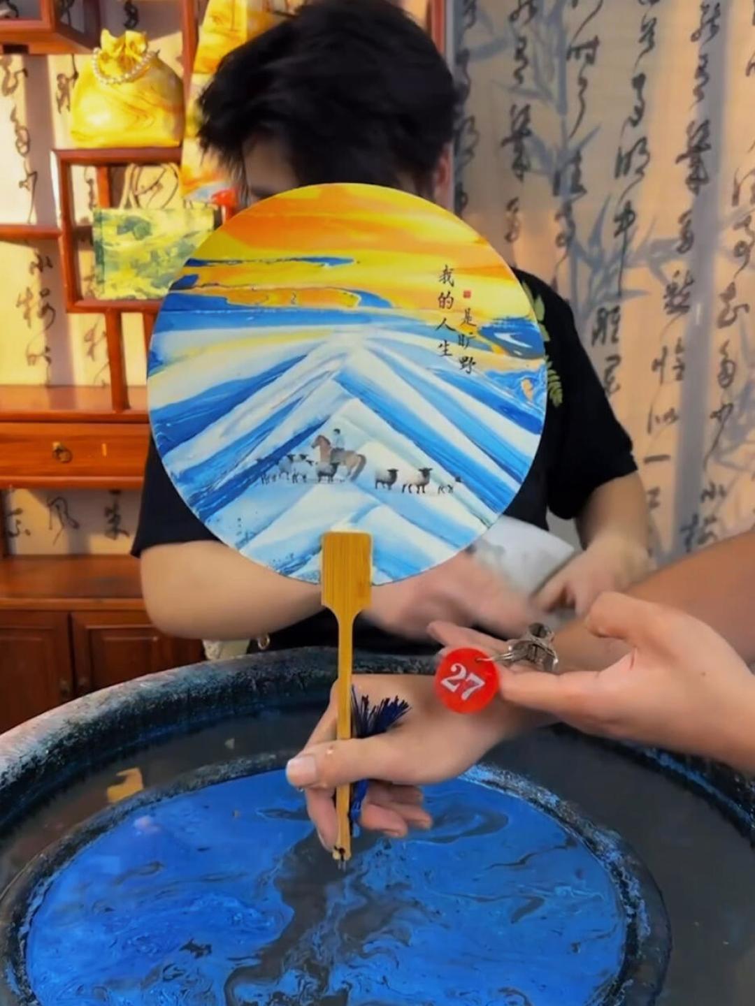 漆扇连续三年夏天都是非遗体验顶流,但你漂的可能不是真大漆:掏钱前先弄清这三件事