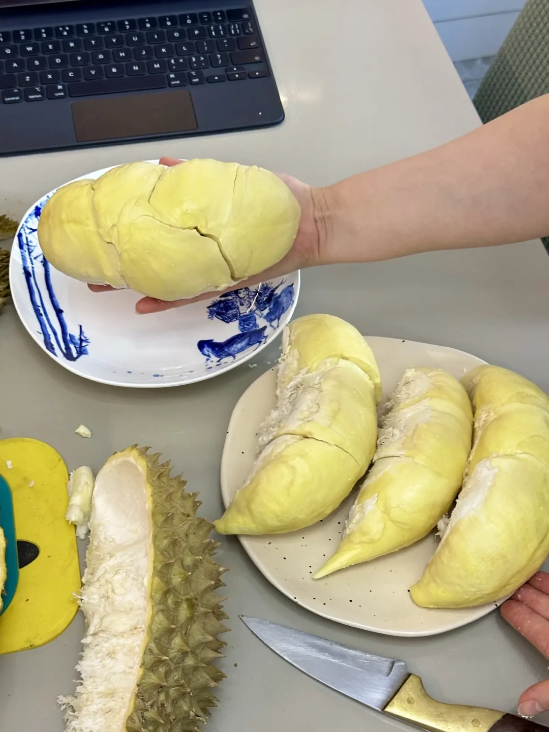 山姆榴莲又降10元:箱重占掉近一斤、出肉率约45%,但翻车有