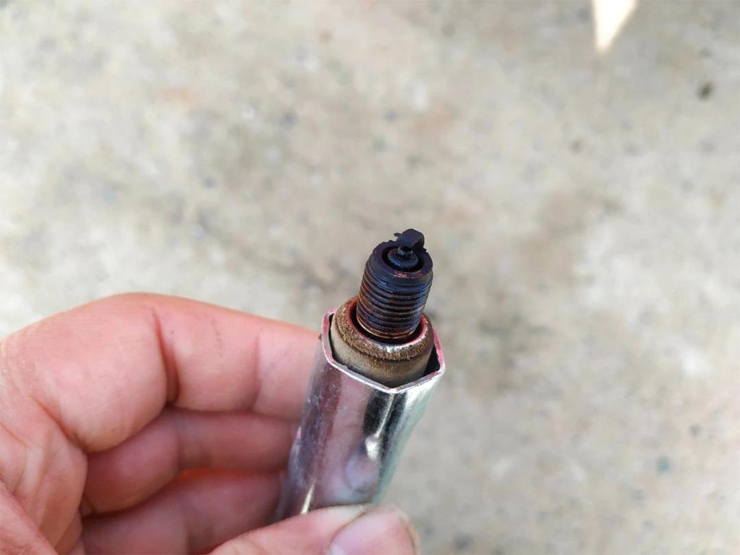 森林人换塞CR7还是CR8吵翻了：火花塞热值这串数字，选错一头积碳一头烧电极
