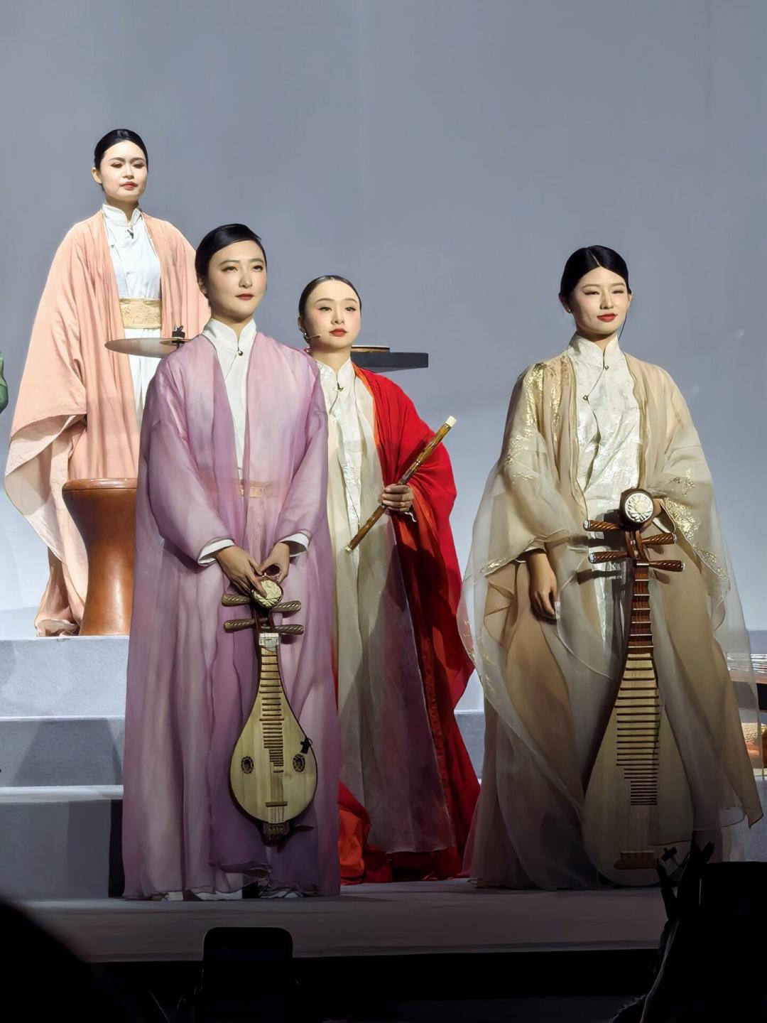 80块到悉尼歌剧院都演它:《海上生民乐》9-10月巡演窗口开启,第一次看民乐现场选它不踩雷