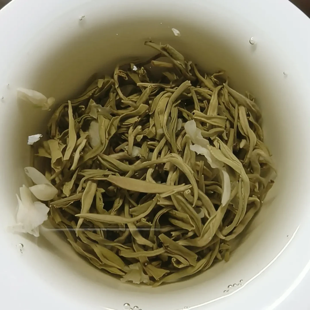 碧潭飘雪测评越看越乱?逐篇翻了十几篇热门测评:近一半是同一个剧本,真话就这四条