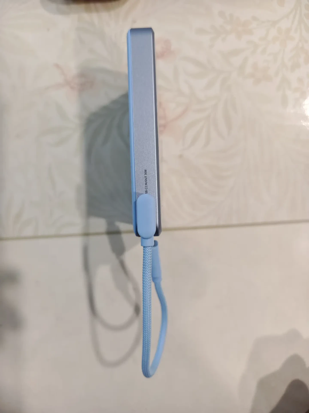 苹果发布会定档,黑鲨蹭热点推刀锋3:这块10000mAh磁吸充电宝,买之前先把一件事搞明白