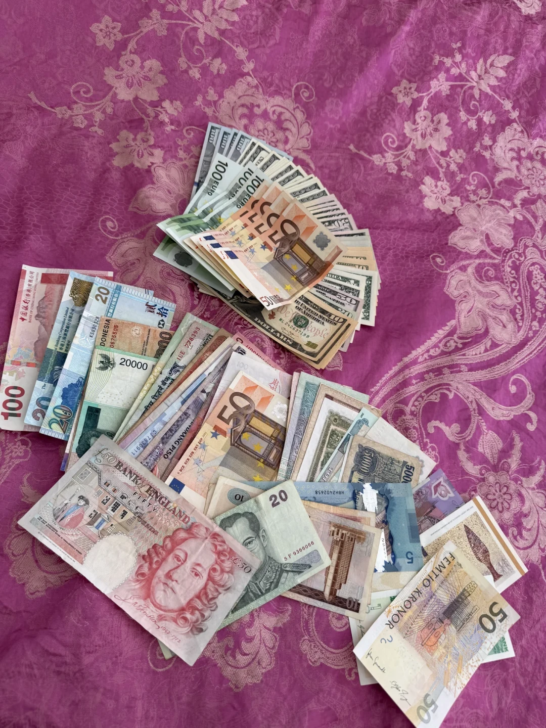 旅行剩下的外币,越放越亏?银行不收的、能换的、被炒作的,一次分清楚