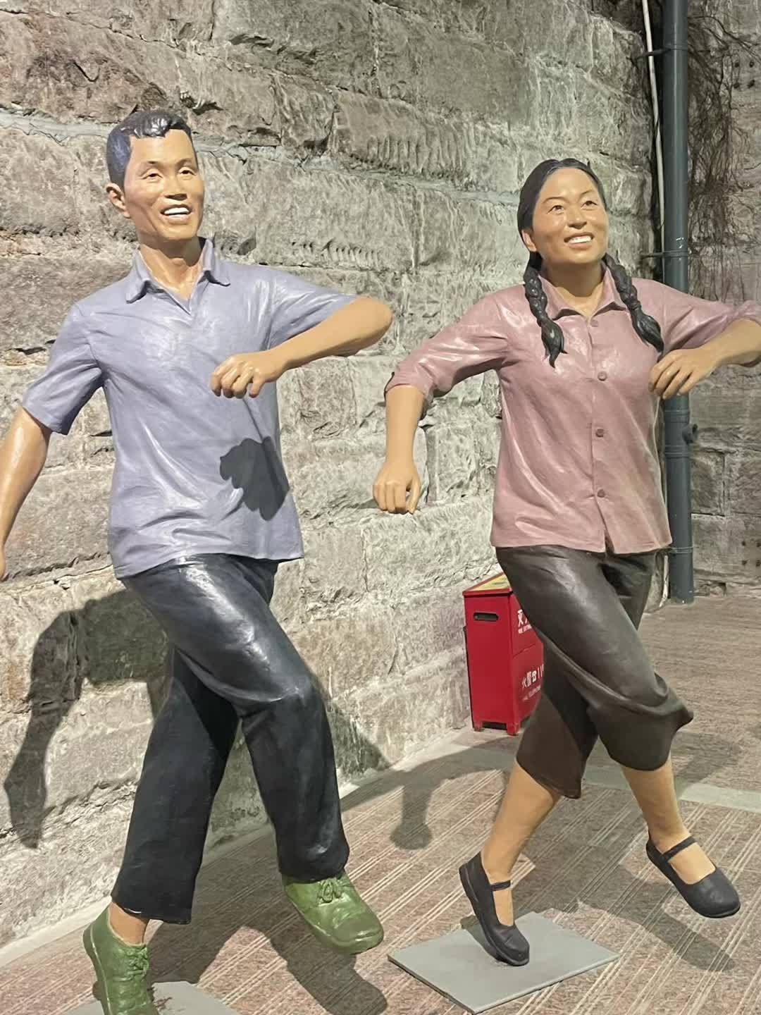 练了一个月还是跳不好?曳步舞的问题不在悟性,在顺序:先练“奔跑”,再学组合