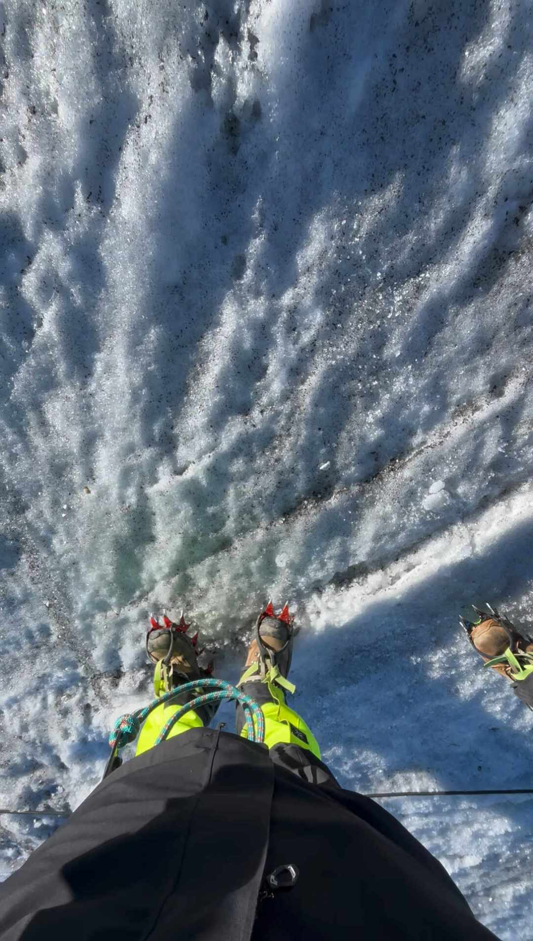 26岁男子在4900米坠亡、哈巴雪山临时封山:这份2026年档案,秋季想报名登山的人先看一遍