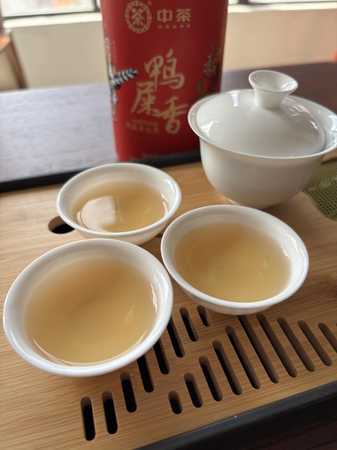 中茶单丛,网上骂的和夸的根本不是同一款?翻完测评,我把两条产品线掰开了说