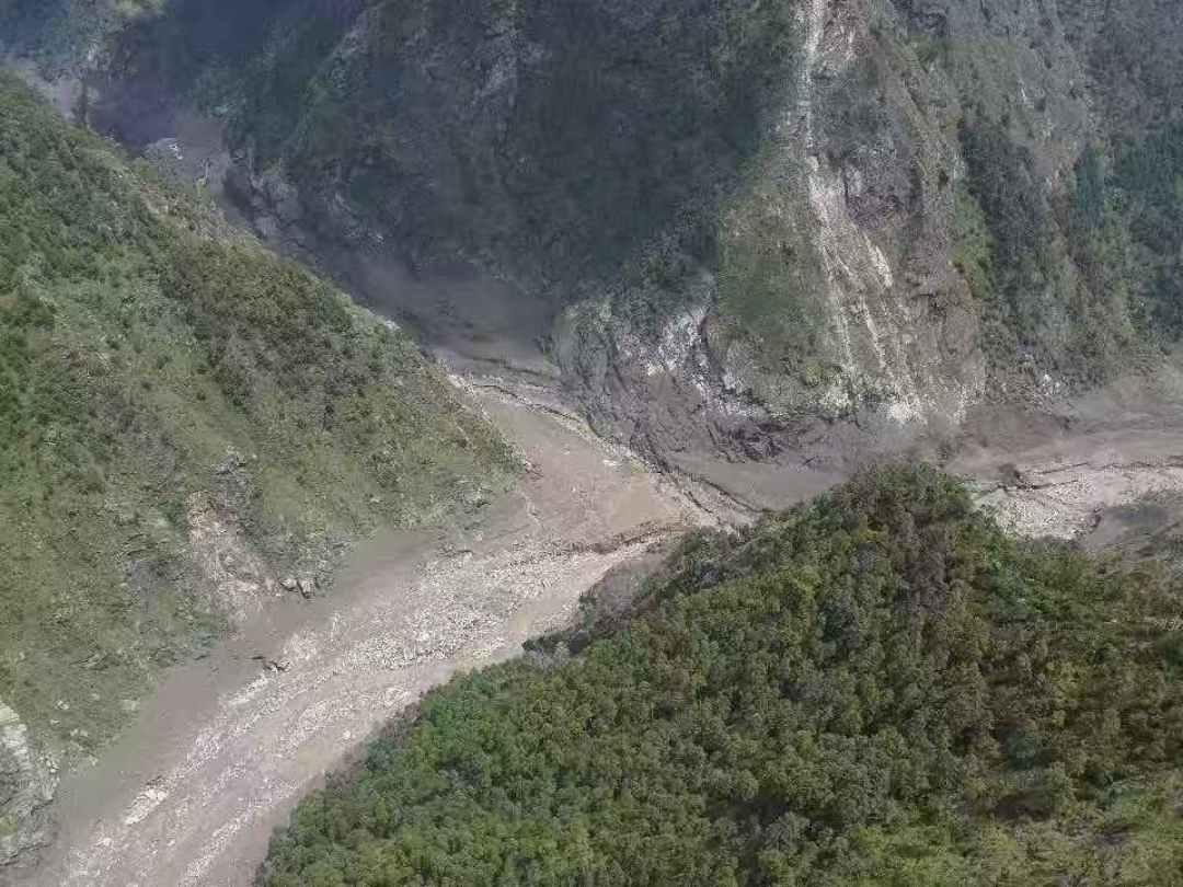 吉隆口岸泥石流、日喀则边境证停办:这个秋天想往G318西线走,先看清这三件事