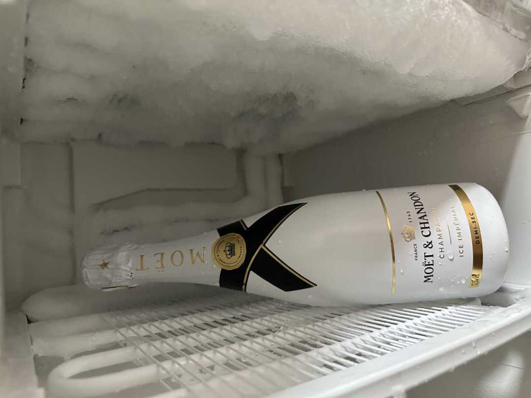 酩悦香槟官方旗舰店600多、代购渠道300多:中秋前这瓶香槟到底该花多少钱
