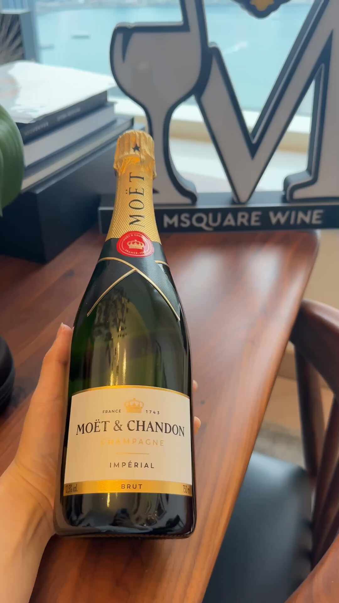 酩悦香槟官方旗舰店600多、代购渠道300多:中秋前这瓶香槟到底该花多少钱