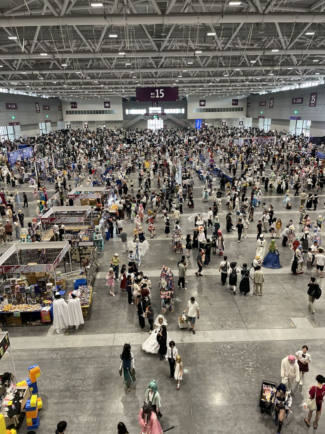 国庆漫展约妆窗口开了：展妆90、正片妆260、华改265起，交定金前先搞清这几件事