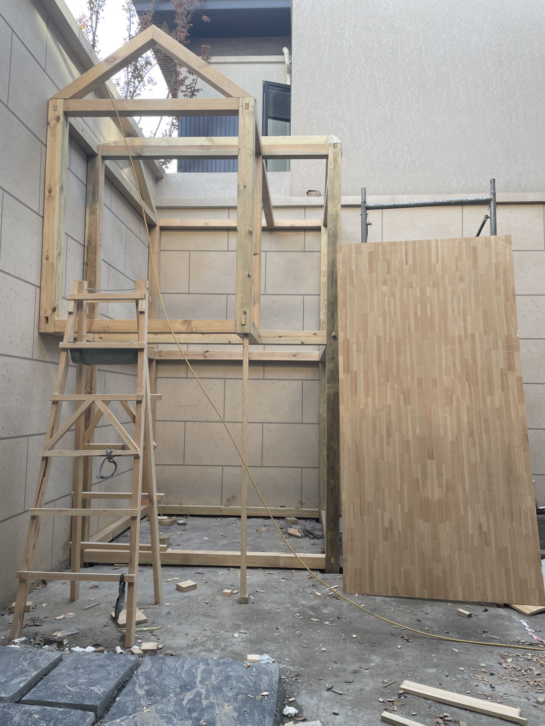 7㎡阳台、120小时手搓、1000块预算:树屋爆帖一篇接一篇,翻车的基本都栽在同4个坑