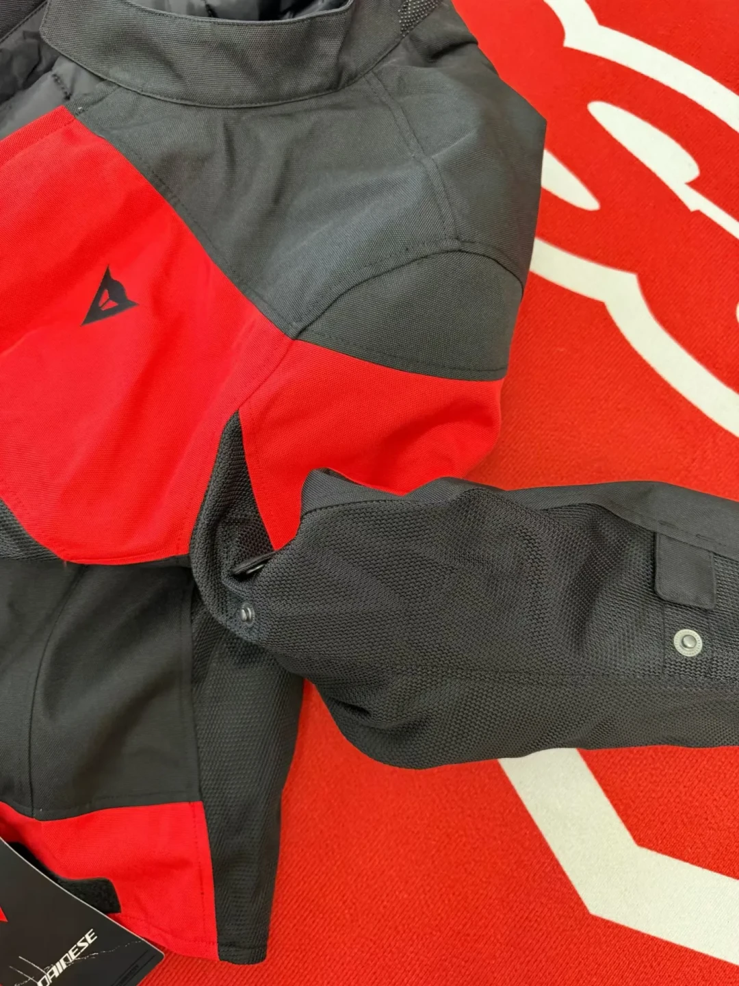 丹尼斯骑行服卖到