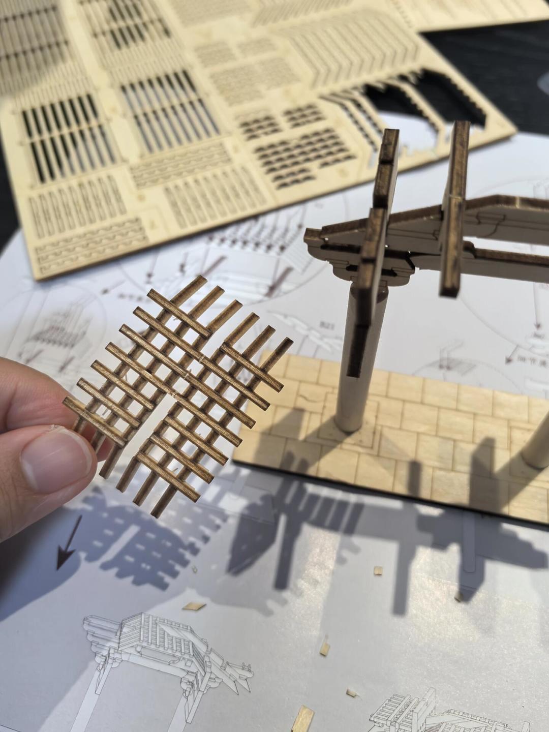 佛光寺做成榫卯、手稿变成扑克牌:这波“梁思成古建文创”,哪些值得买哪些在蹭名字