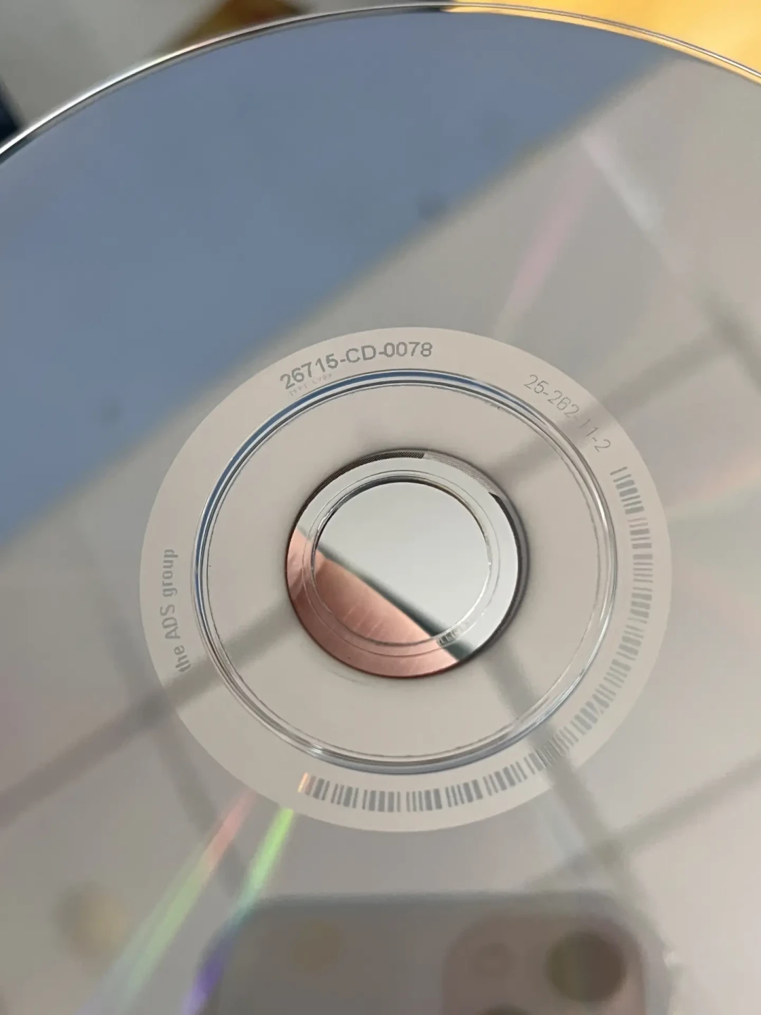 日本查获1.8万张盗版DVD、卖不到半价:碟价上涨造假回潮,下单前先过这三关
