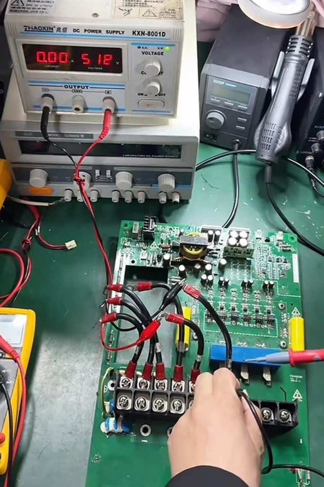 想学电路板维修搞转行?我把培训班和从业者吵了一百多条评论,翻了个底朝天