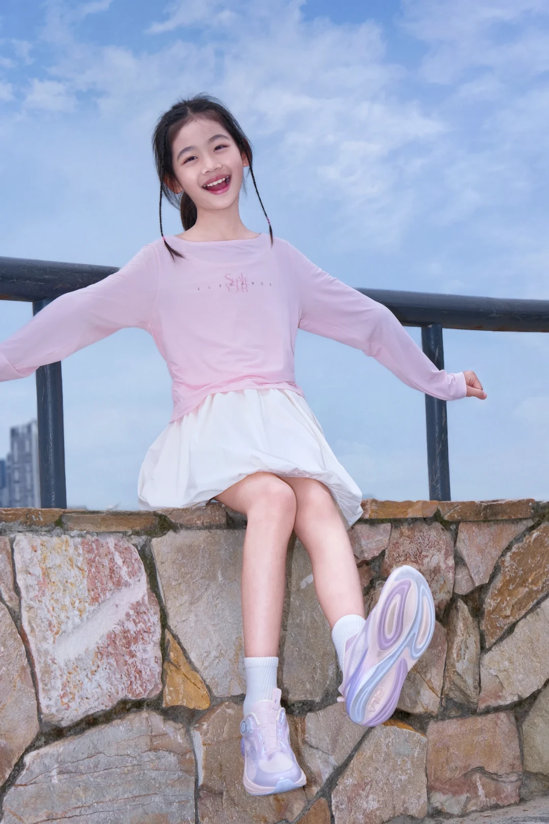 FILA给小学生卖碳板竞速鞋被点名,体测前要不要给孩子买