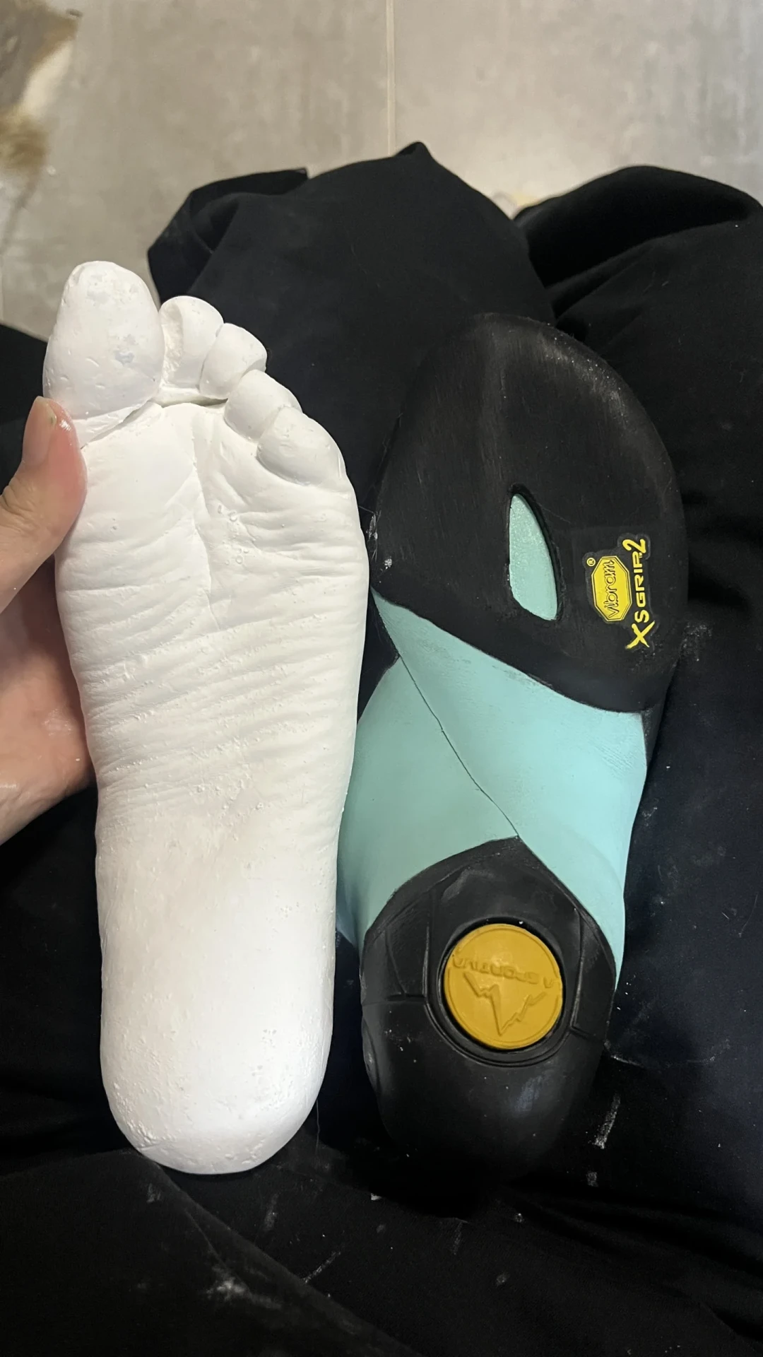 攀岩鞋不是越疼越专业:第一双该买多紧才不花冤枉钱,标准都在这了