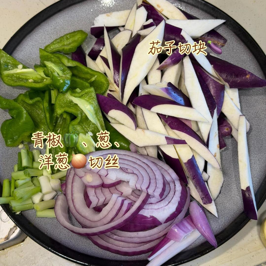 被饭局偷拍20多天后:贾冰不但没塌房,还排上了三部作品
