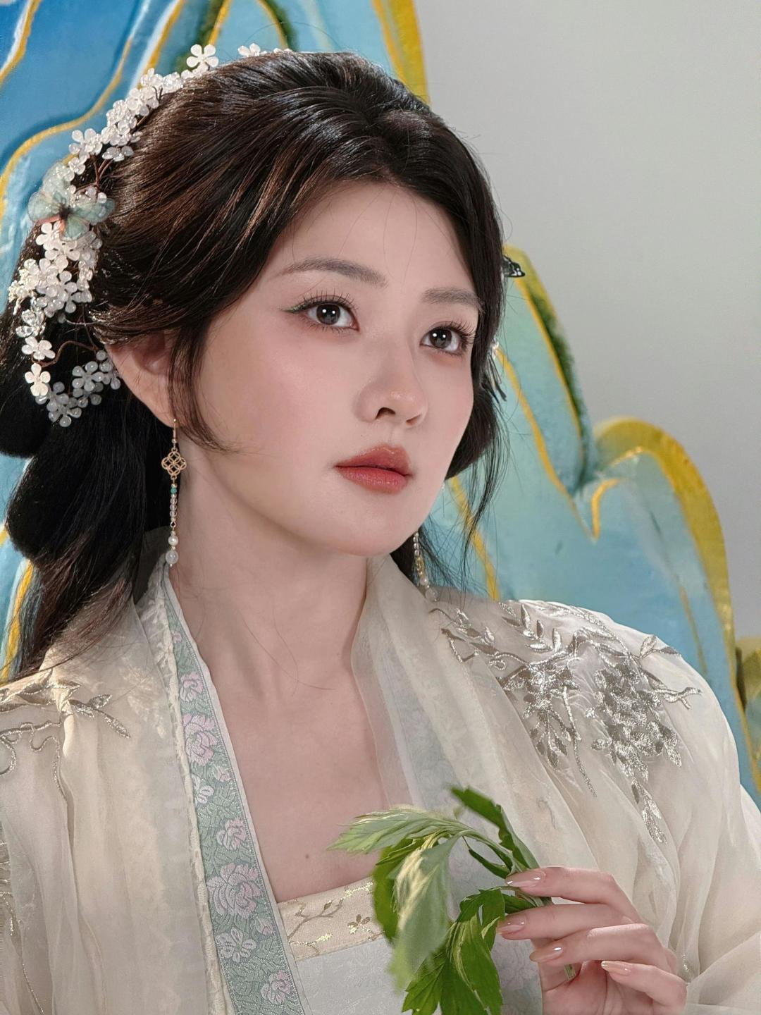 梁洁去演女二,评论区都在说