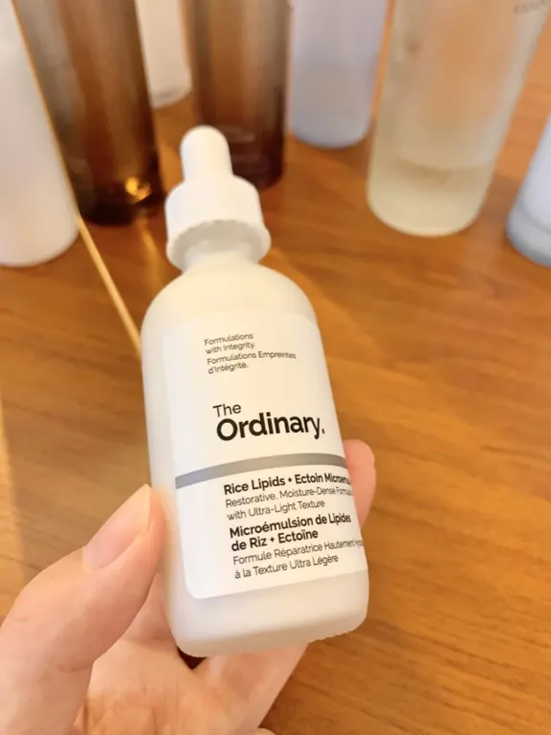 The Ordinary翻车55天仍在沉默：两件事掰开看，手里的瓶子还能不能用