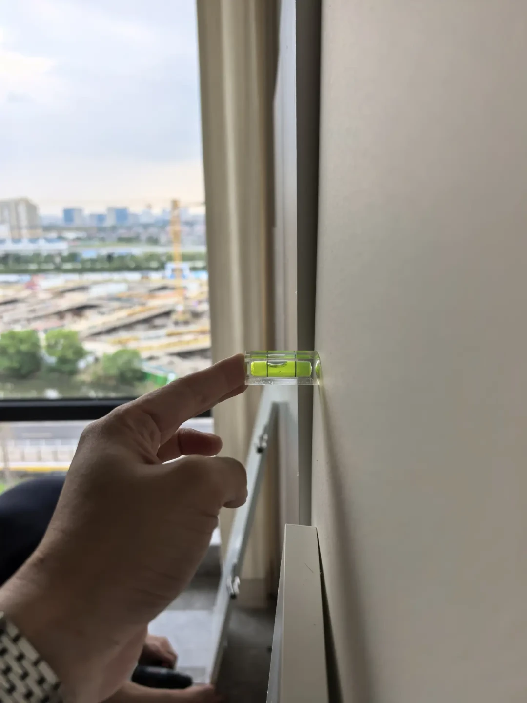 第一批抄全铝柜作业的业主已经住满5年：对完30多条晒单和翻车帖，我把“全铝”拆成了4种完全不同的柜子