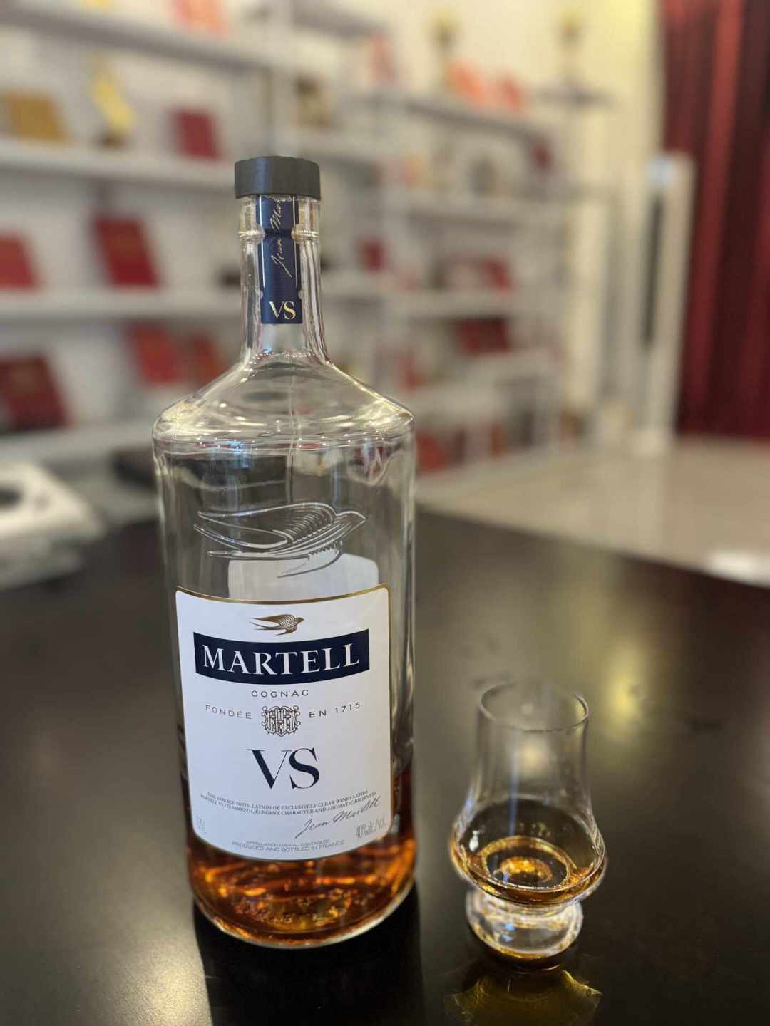 马爹利被财报点名疲软,白兰地进口额却涨了62%:中秋前三组互相打架的信号,先算清再掏钱