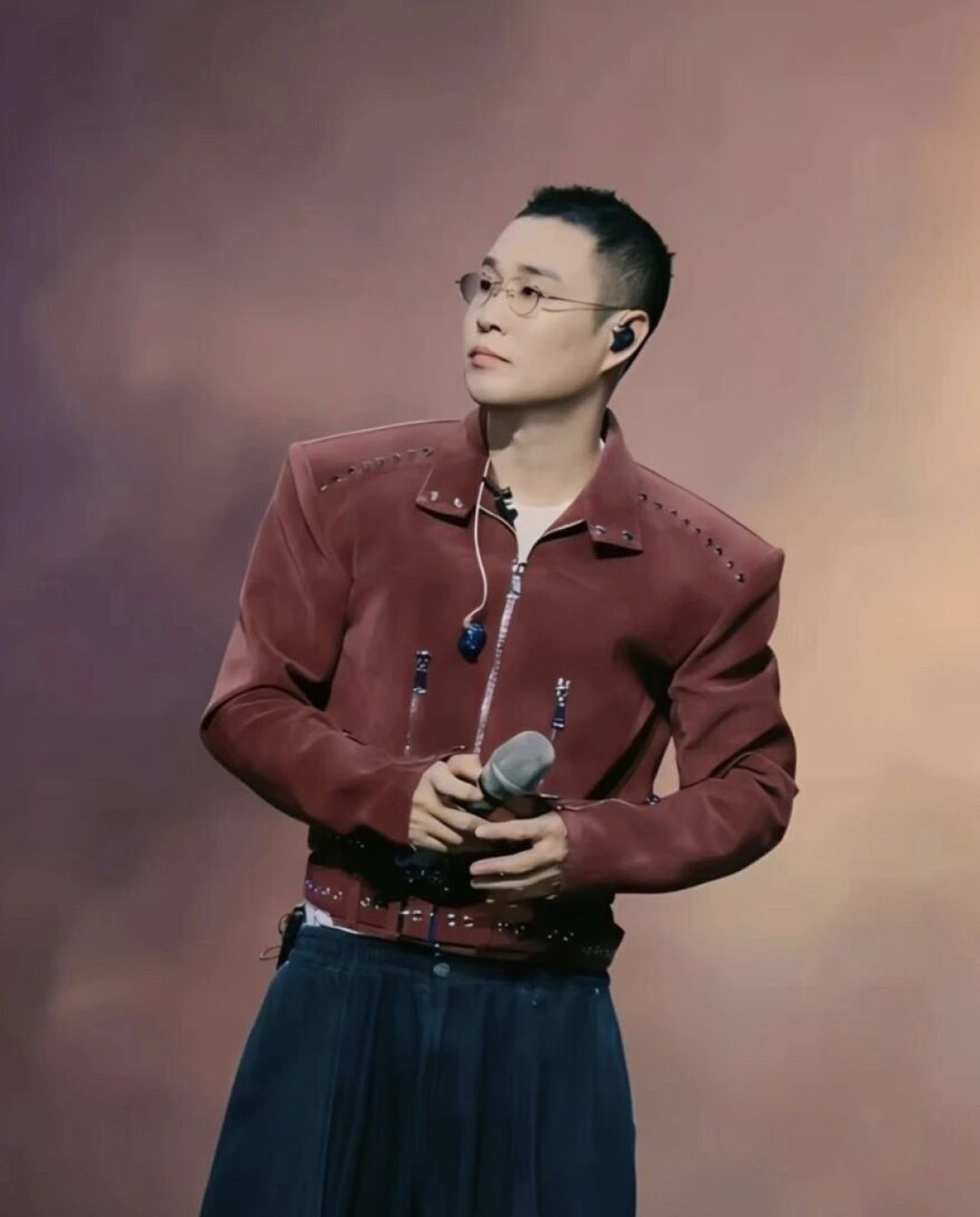 小沈阳829票登顶披哥初舞台:节目口碑两极,但他成了唯一的共识
