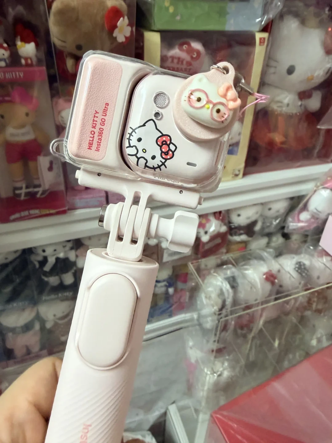 标配版跌到1700元以内，Kitty限定还卖3238元：影石这台