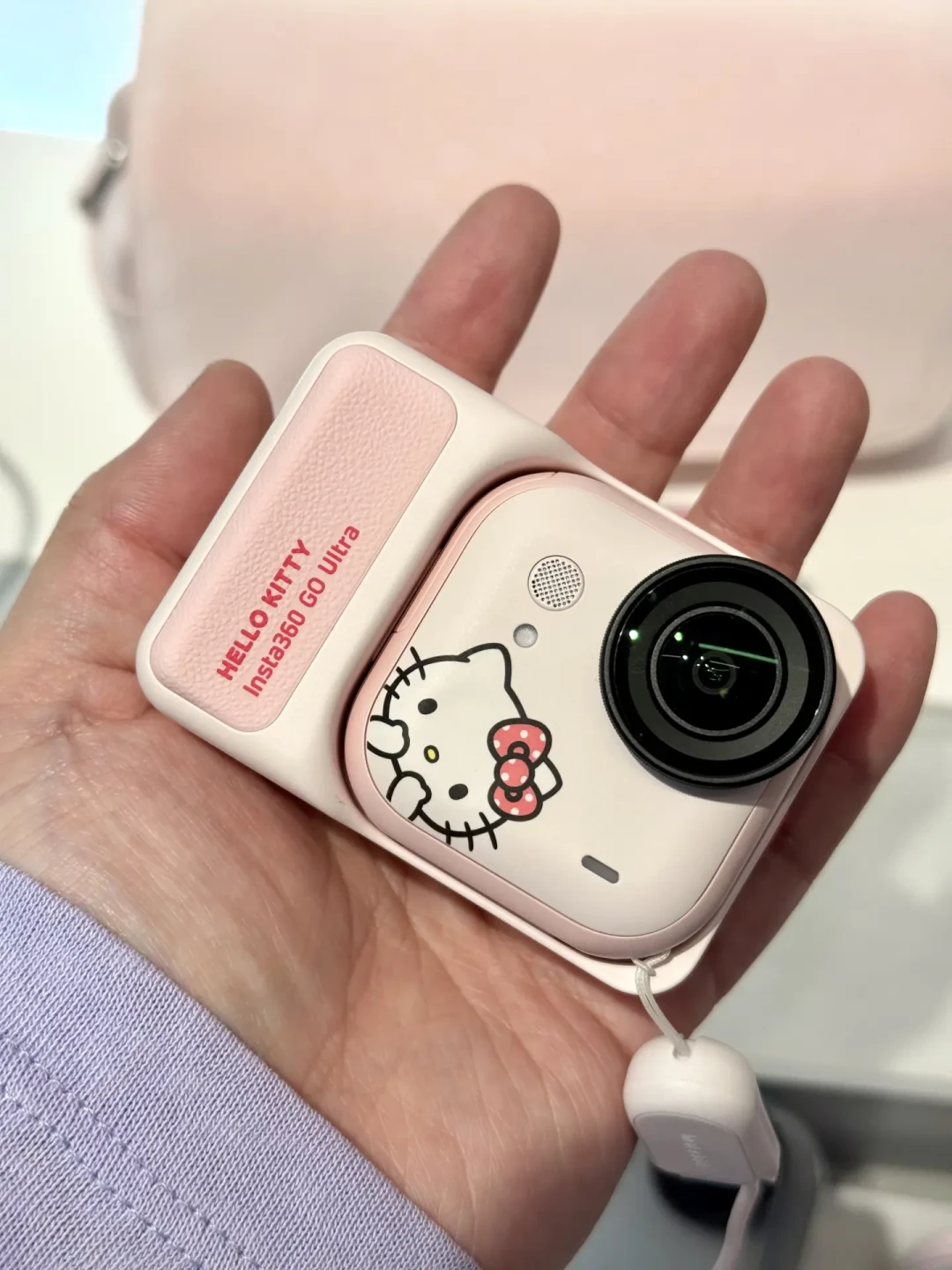 标配版跌到1700元以内，Kitty限定还卖3238元：影石这台