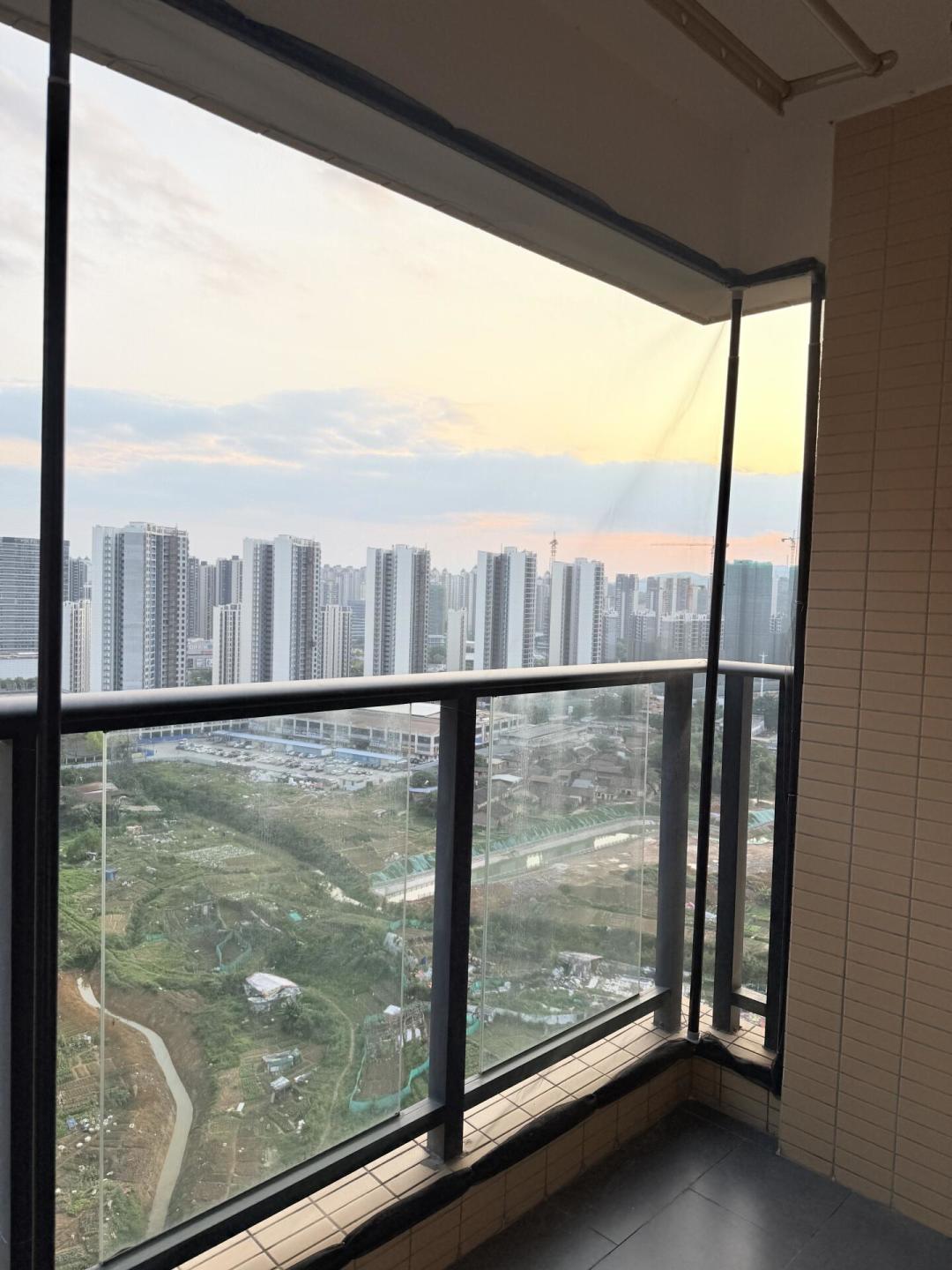 深圳多区叫停“封阳台”，停水停电锁房产证：翻完终审判决、官方答复和4平台百帖，我把开工前3个确认项和封不了的4条替代理清了