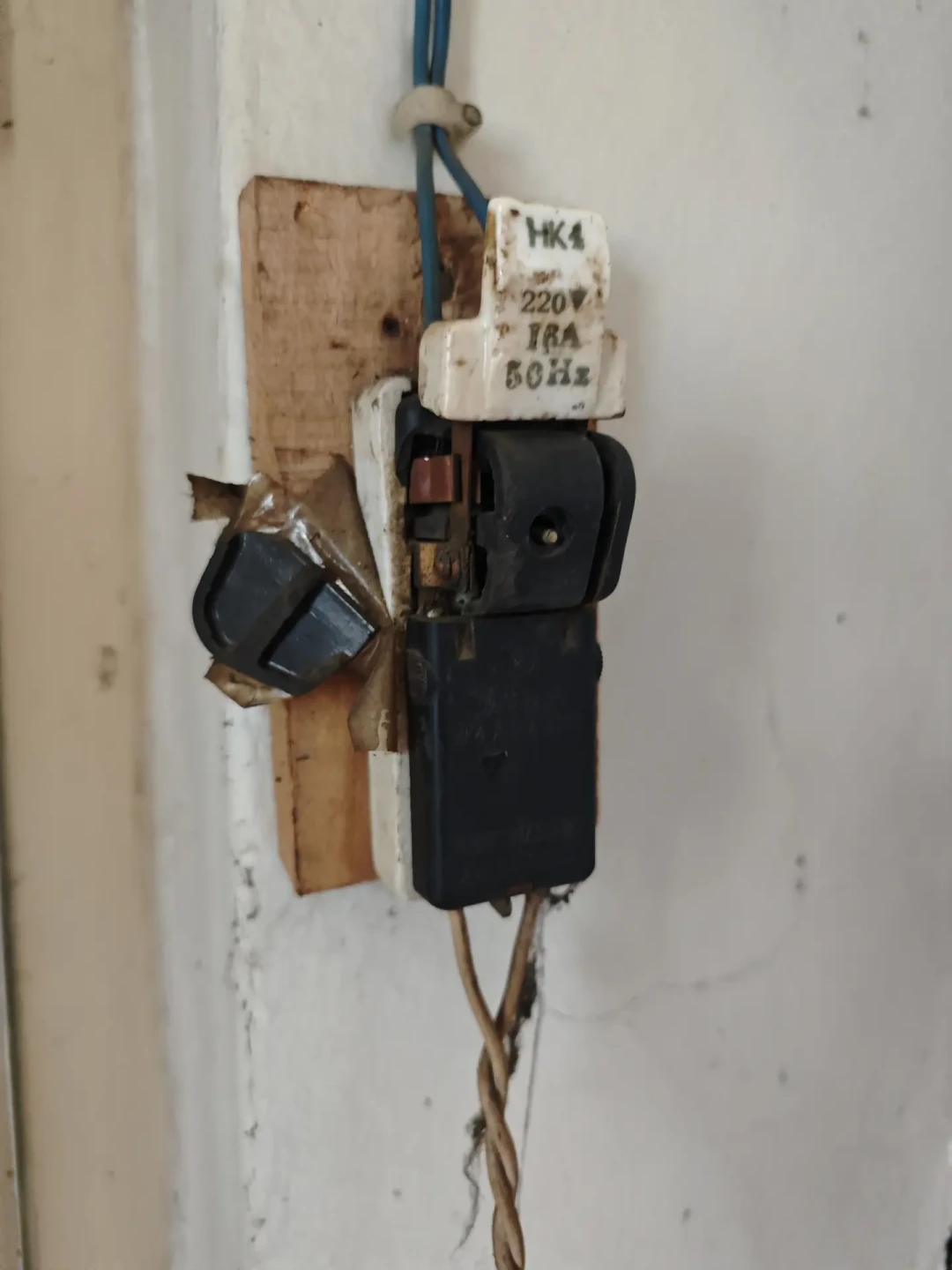 你家配电箱里可能还住着