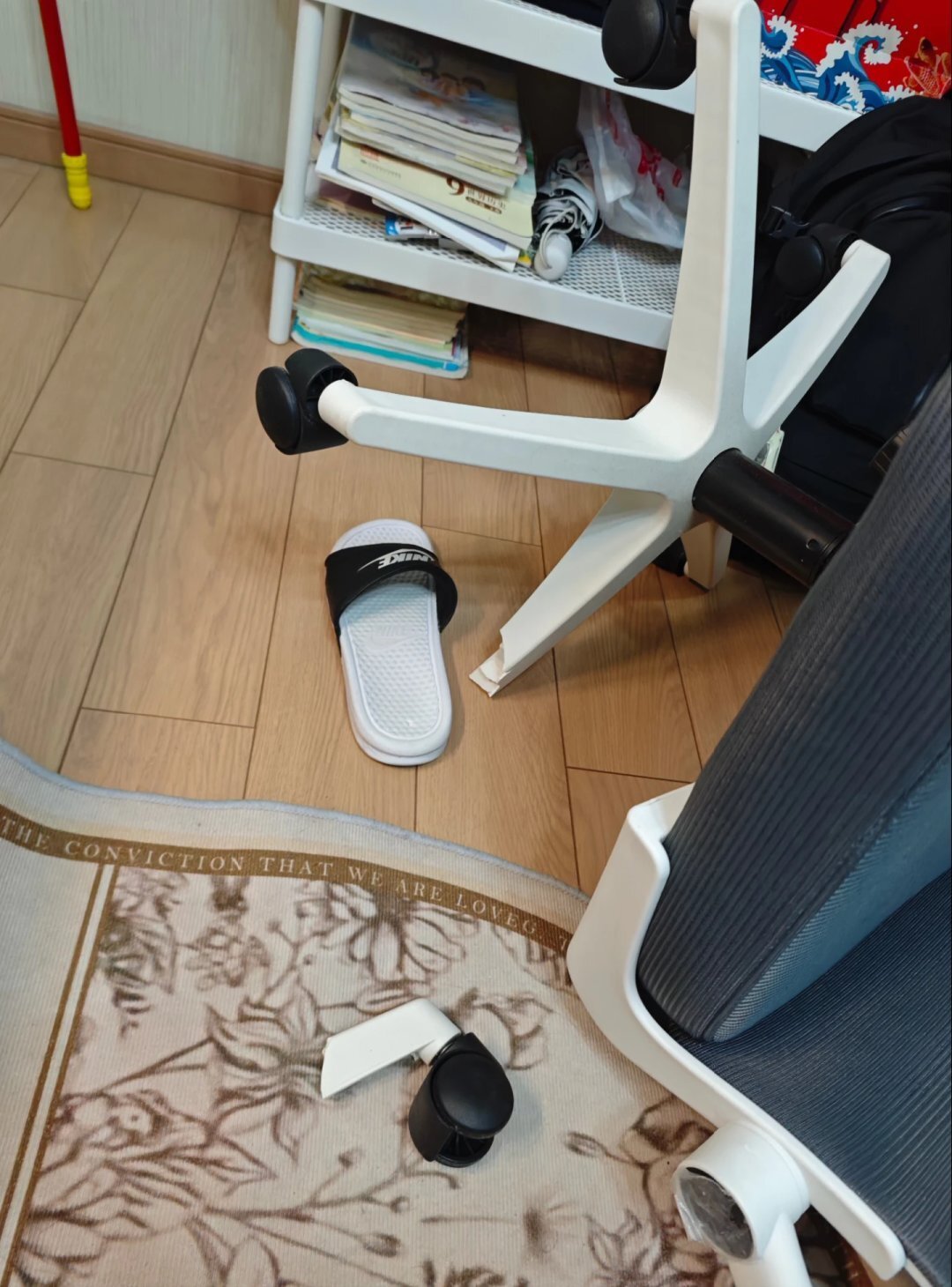 1499的网易严选椅被曝坐断,一百多的杂牌椅一分钟断靠背:买低价工学椅前,先验这4个保命部件