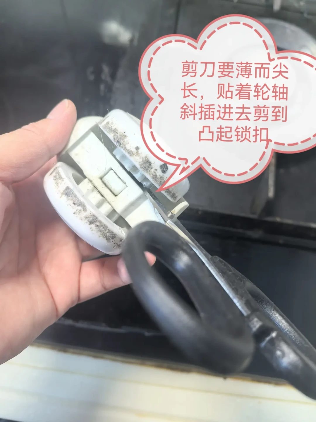 一把椅子2600元,坐了6年还被骂“纯智商税”:开学还剩4天,学习椅这场架先吵明白