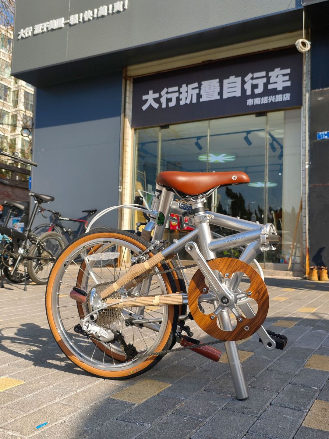 素车2050、自改复古花到7000:大行把复古做成整车来卖,这份颜值钱社区只认一半