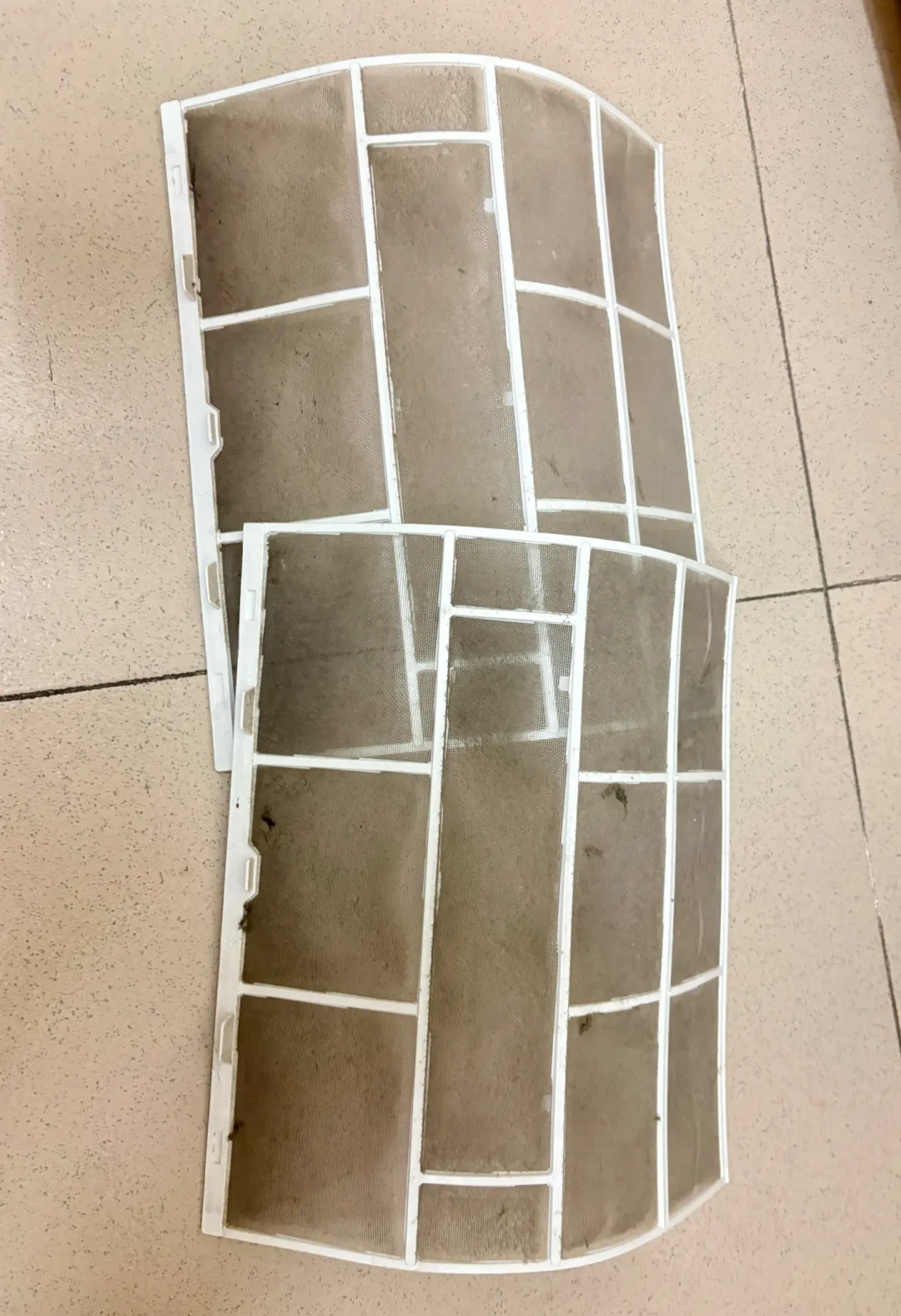空调开了一夏天，收机前别光拔插头：翻了全网20多篇真实案例，脏到哪层决定怎么洗，40到300元的行情都在这