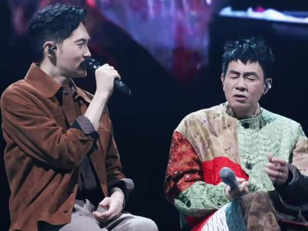 陈小春连做两晚张智霖广州演唱会嘉宾:没挤进场的,这份「春霖同框」补课和后续看点整理好了