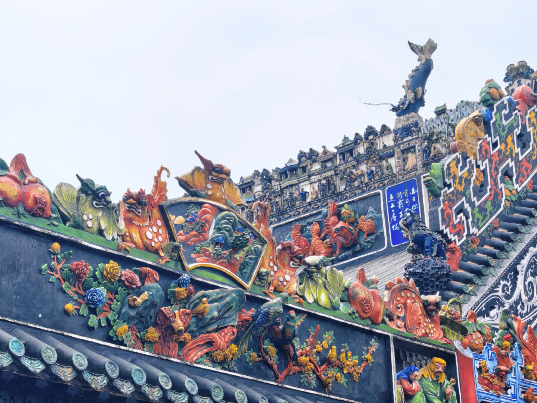 「敢拆就收购公司」的梗是编的,但陈家祠屋顶上刻的全是真的:三个问题读懂七十二县的家族生意经